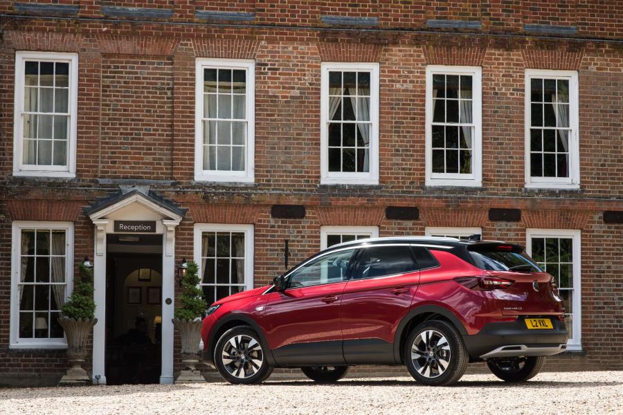  Vauxhall Grandland X Turbo D 2017 года  (фото 10 из 20)